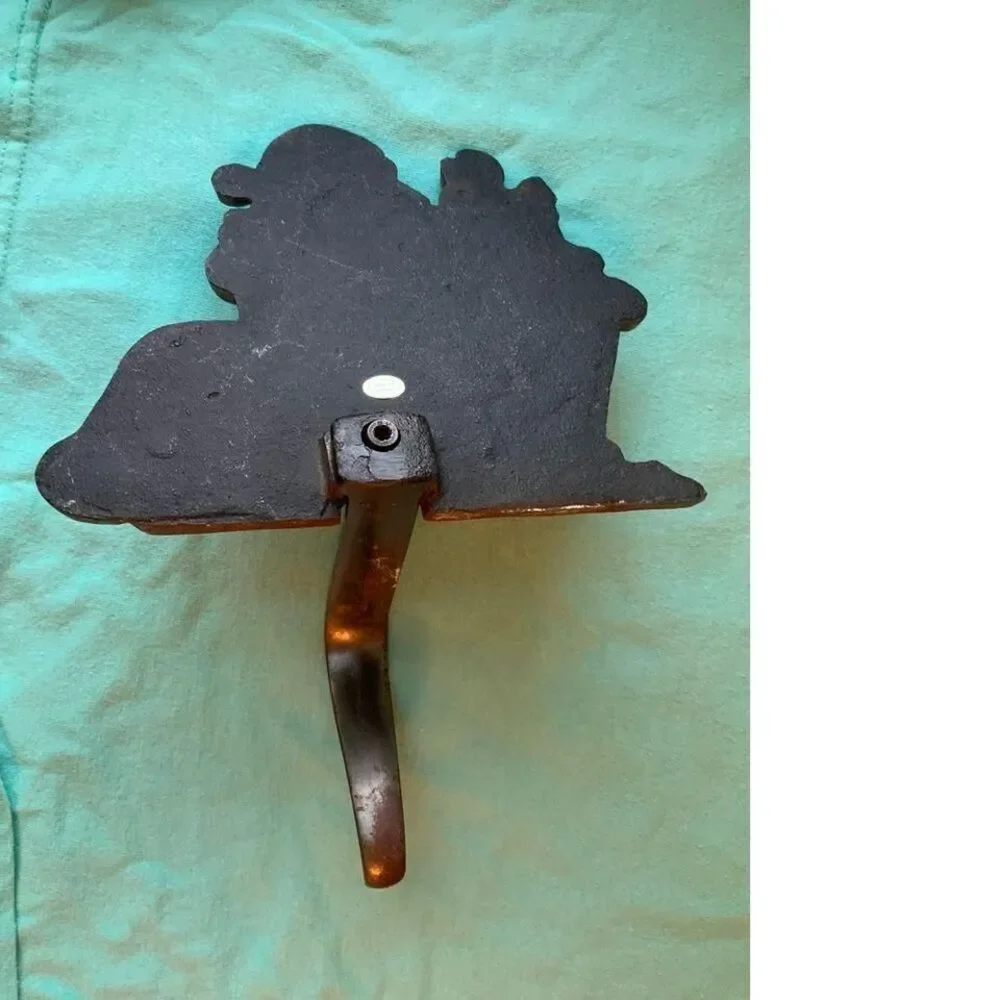 Cast Iron Santa hook for fireplace‎ or mantle